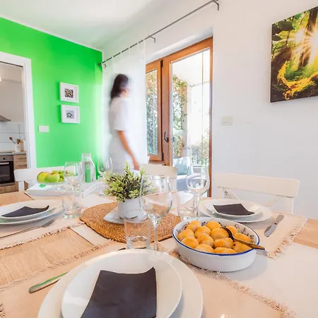 Kizin House, Cozy By Istrian Embrace Apartma Brezovica pri Gradinu
