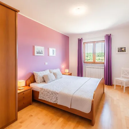 Kizin House, Cozy By Istrian Embrace Apartma Brezovica pri Gradinu