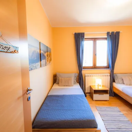 Kizin House, Cozy By Istrian Embrace Apartma Brezovica pri Gradinu