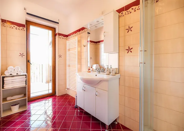 Istrian Embrace, Kizin House - Cozy شقة Brezovica pri Gradinu