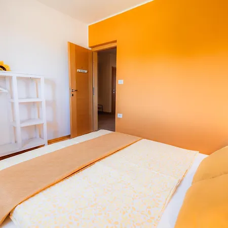 Daire Istrian Embrace, Kizin House - Cozy Apartments