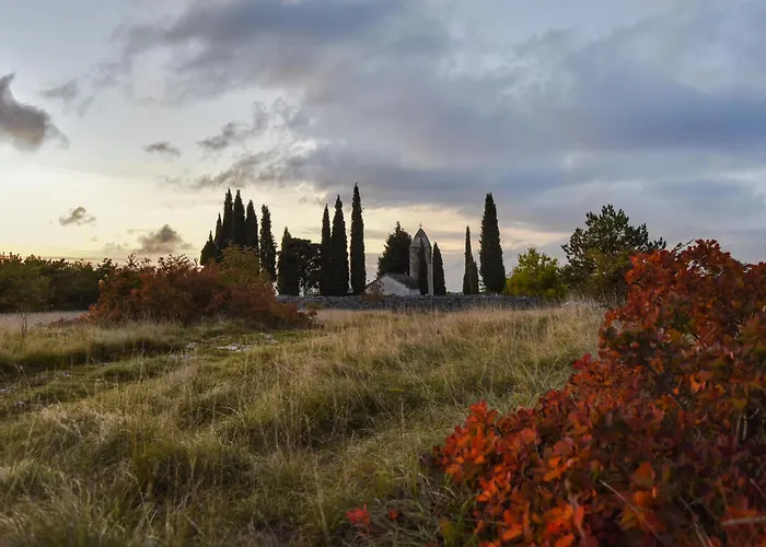 Istrian Embrace, Kizin House - Cozy Apartments * Brezovica pri Gradinu