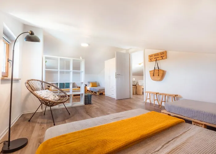 Istrian Embrace, Kizin House - Cozy Apartments * Brezovica pri Gradinu