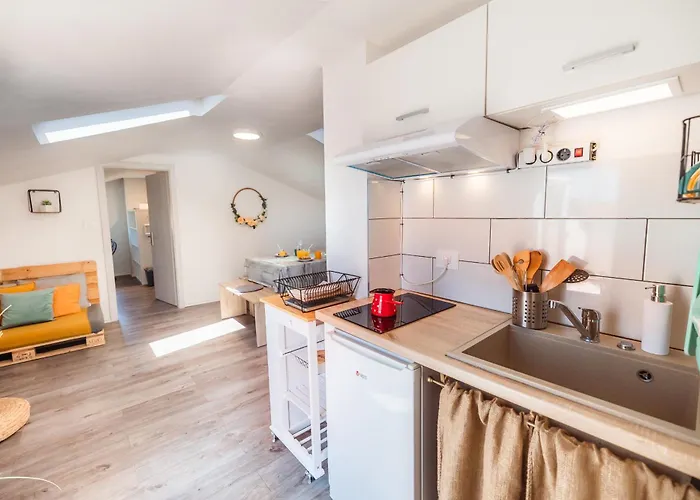 Apartament Istrian Embrace, Kizin House - Cozy Apartments Brezovica pri Gradinu