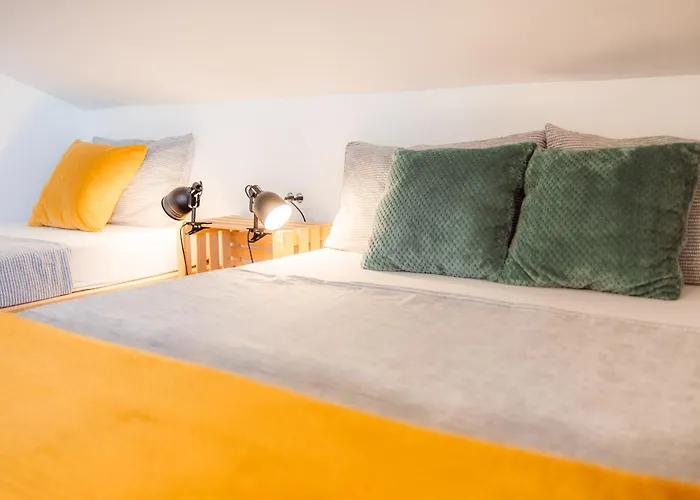 Istrian Embrace, Kizin House - Cozy Apartments * Brezovica pri Gradinu