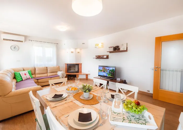 Istrian Embrace, Kizin House - Cozy Apartments Brezovica pri Gradinu